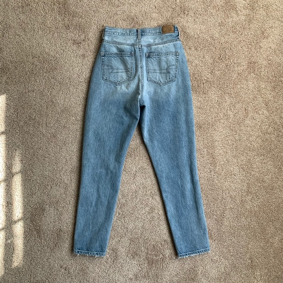 AE Highest Waist Mom Jean - Picture 2 of 4